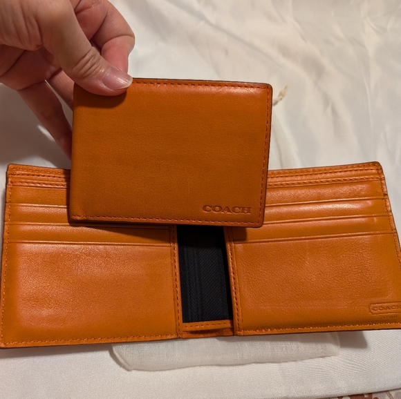 Coach Bleecker Leather Compact ID Wallet F74345 - Picture 5 of 6